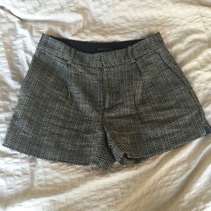🌸 3 for $10//Banana Republic pleated tweed shorts